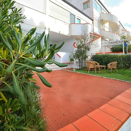 Rentopolis Costa Macauda Villa *